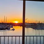 Apartment Vue Exceptionnelle Sur La Mer, Piscine, Parking Prive - Sur L'ile Des Pecheurs *